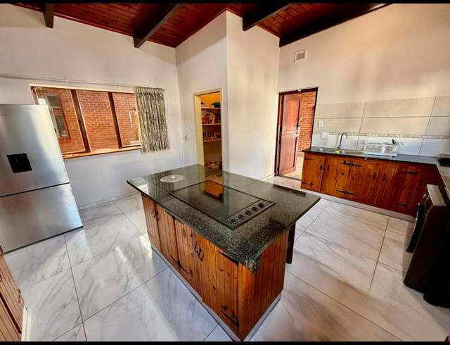 3 BEDROOM HOUSE FOR SALE IN HAYFIELDS